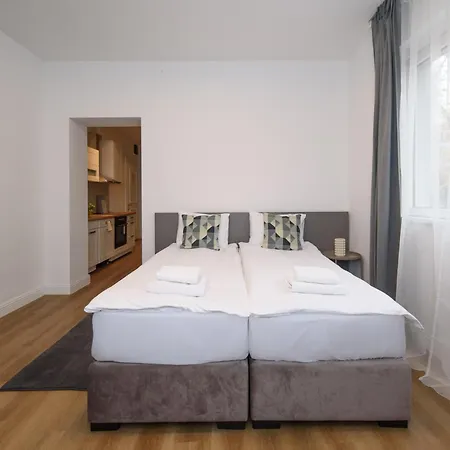 6 * Belgrád