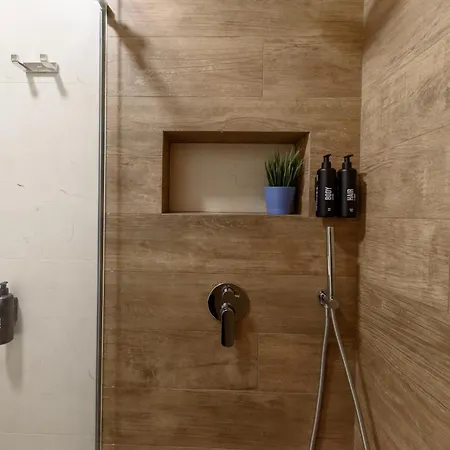 Apartman 6 *